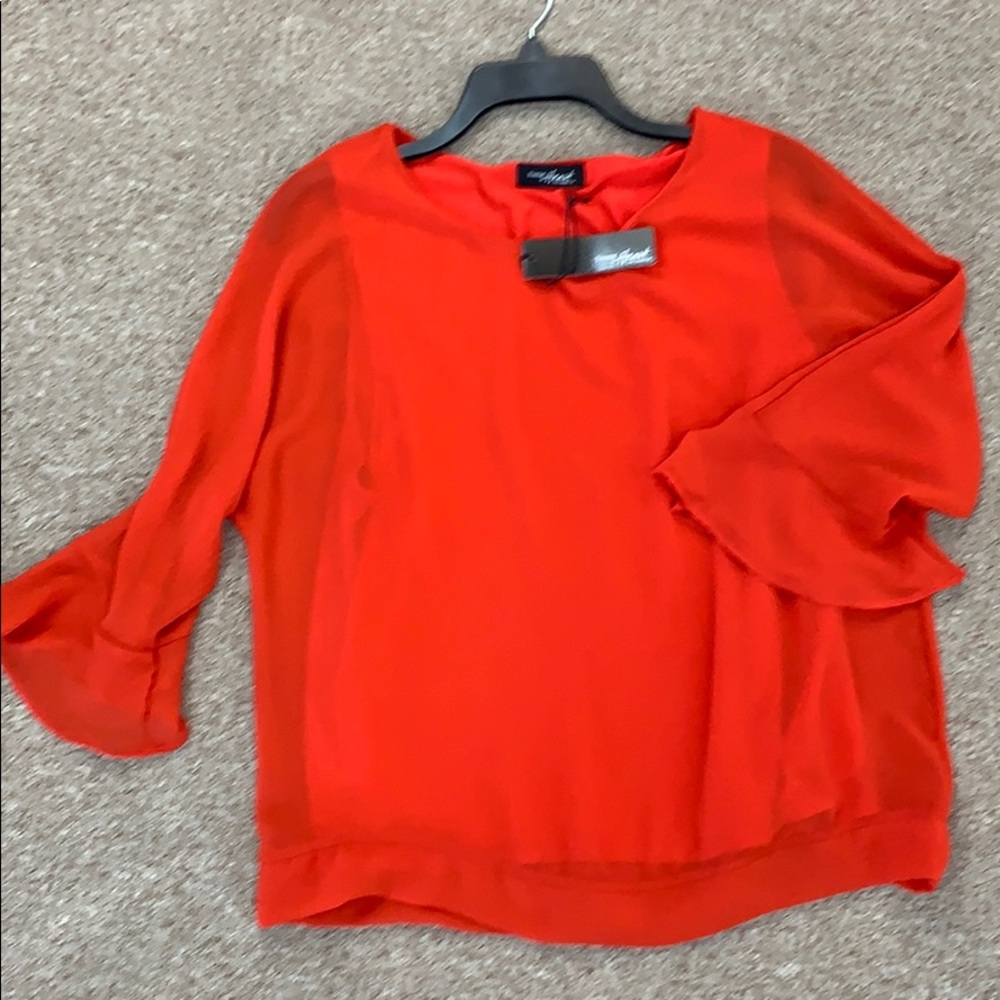 Red overlay top